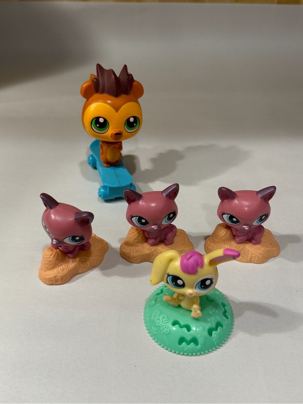 Littlest Pet Shop Yellow Bunny, Pink Kittens & Yellow-Orange lot